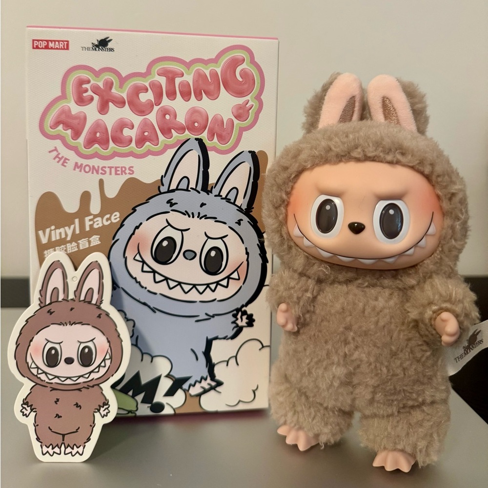 Restock - VIRAL Pop Mart  - Labubu Exciting Macaroon V1 - Toffee
